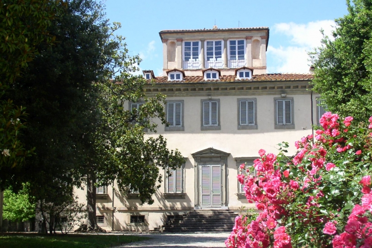 villa bottini centro storico lucca
